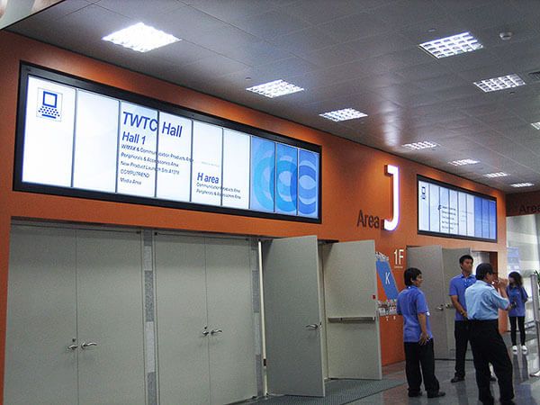 Signalisation numérique au centre de conventions du Taipei World Trade Center Nangang Exhibition Hall, Taïwan