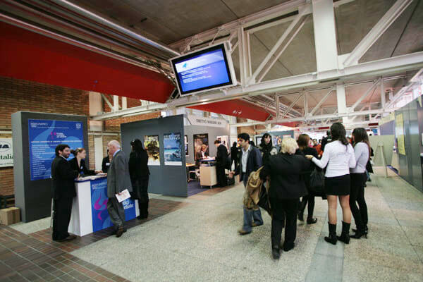 Signalisation numérique du centre de convention à Fair TV à BolognaFiere, Italie