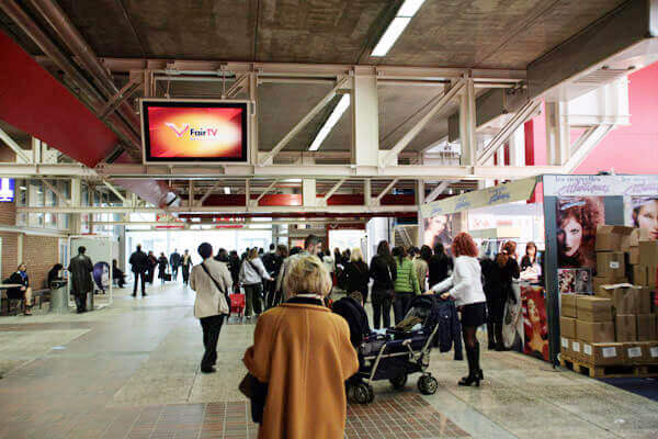 Signalisation numérique du centre de convention à Fair TV à BolognaFiere, Italie