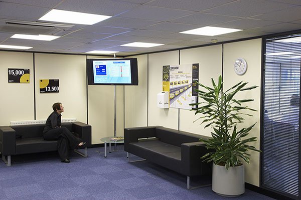 Signalisation numérique d'entreprise chez Balfour Beatty Plant & Fleet Services, Royaume-Uni