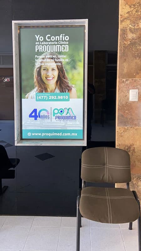 Signalisation numérique dans les soins de santé au laboratoire Proquimed, Mexique